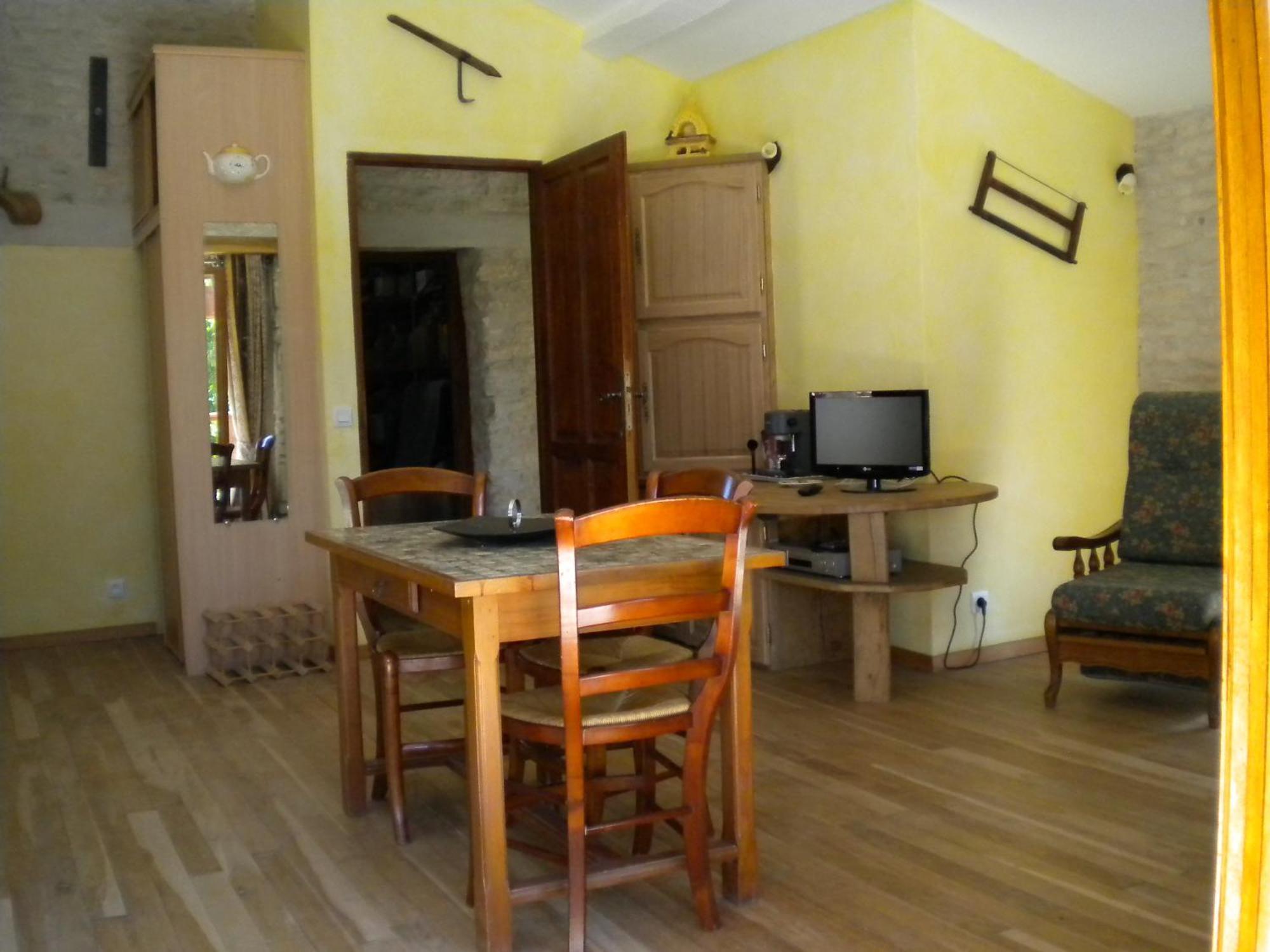 Au Col De Cygne Apartman Blanzac-les-Matha Kültér fotó