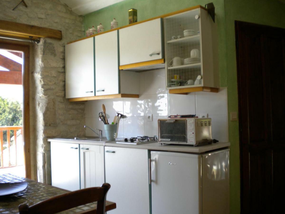 Au Col De Cygne Apartman Blanzac-les-Matha Kültér fotó